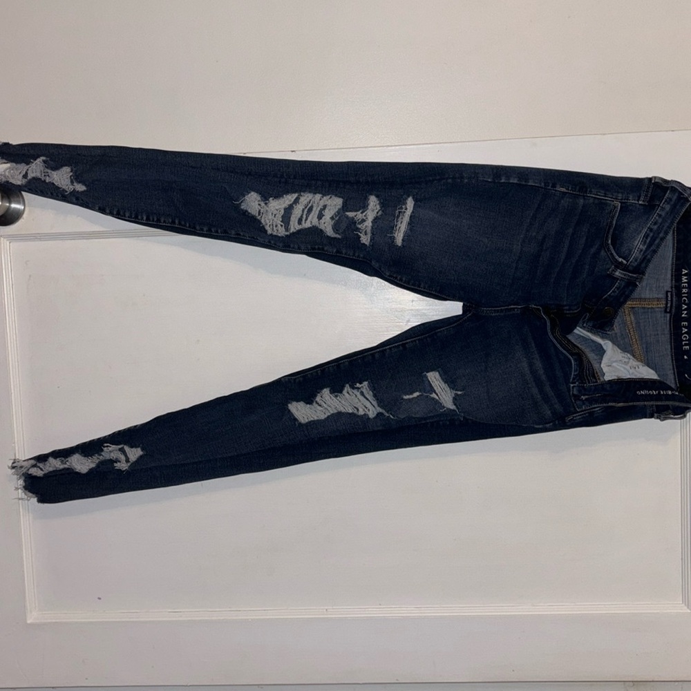 Skinny ripped american eagle jeans